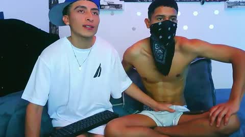 twoguysshohot online show from September 2025 01:11:01 AM