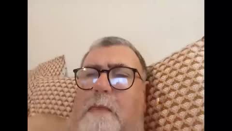 twohats2810 online show from November 2025 06:22:02 PM