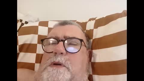 Snapshot of twohats2810 chatting on May 2026 06:47:01 PM twohats2810 online show from May 2026 06:47:01 PM