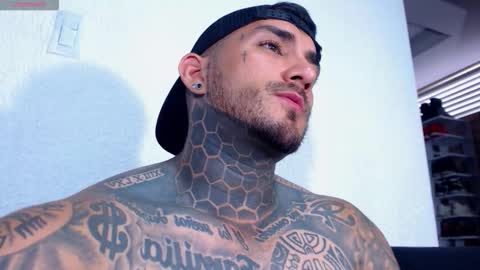 Angel online show from December 2025 07:33:02 PM