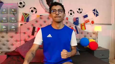 Snapshot of twunkmiguel chatting on June 2026 04:43:01 PM TwunkMiguel online show from June 2026 04:43:01 PM