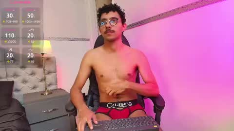 Snapshot of twunkmiguel chatting on July 2026 02:42:02 AM TwunkMiguel online show from July 2026 02:42:02 AM