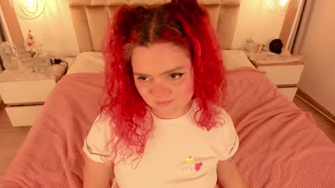 Snapshot of twwiiggy19 chatting on December 2024 12:20:01 AM Twiggy online show from December 2024 12:20:01 AM