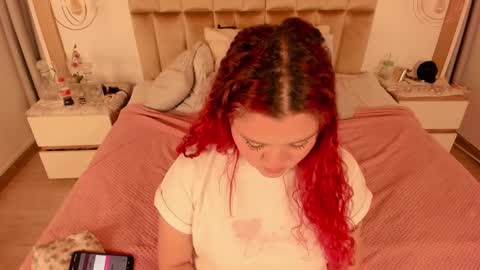 Snapshot of twwiiggy19 chatting on December 2024 11:08:01 PM Twiggy online show from December 2024 11:08:01 PM