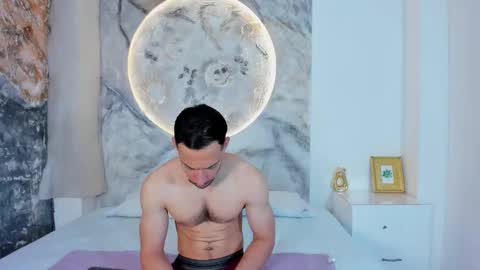 Tyago online show from November 2025 01:01:02 PM