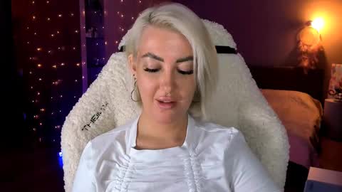 Miley online show from February 2025 03:53:02 PM