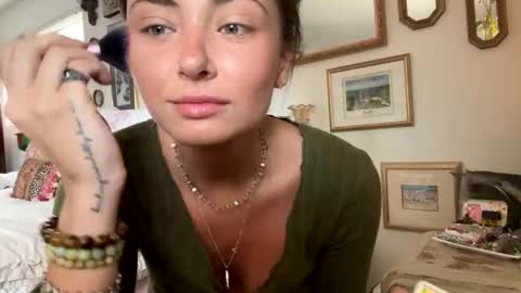 tylababyy online show from April 2026 06:13:02 PM