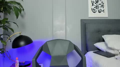 Tyler Fox online show from June 2026 09:17:01 PM