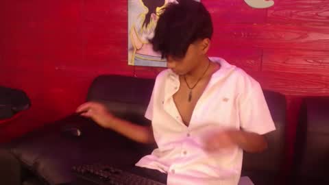 tyler_wolf_1 online show from October 2025 11:29:01 AM