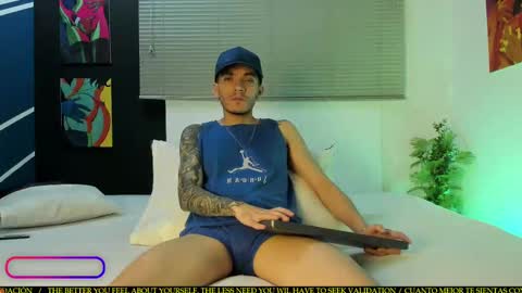 tylergiuseppe_ online show from September 2025 01:11:01 PM