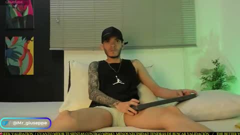 tylergiuseppe_ online show from October 2025 01:30:01 PM