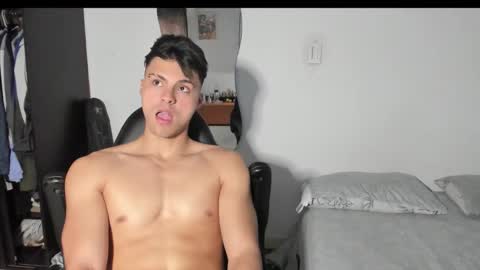Snapshot of tylermorgan00 chatting on October 2025 05:23:02 PM T Y L E R online show from October 2025 05:23:02 PM