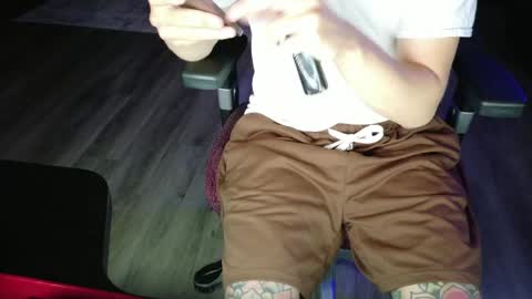 Snapshot of tylernextdoor chatting on May 2026 01:33:02 AM Tyler online show from May 2026 01:33:02 AM