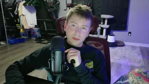Snapshot of tylernextdoor chatting on May 2026 12:39:01 AM Tyler online show from May 2026 12:39:01 AM