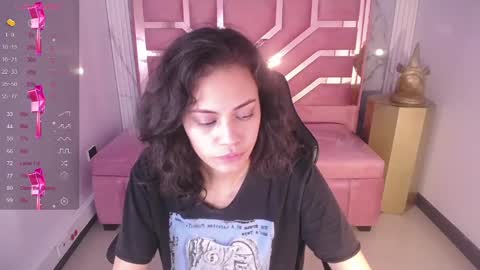 Snapshot of tyna_ch chatting on December 2024 07:29:01 PM TYNA online show from December 2024 07:29:01 PM