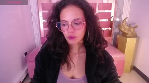 Snapshot of tyna_ch chatting on January 2025 06:19:01 PM TYNA online show from January 2025 06:19:01 PM