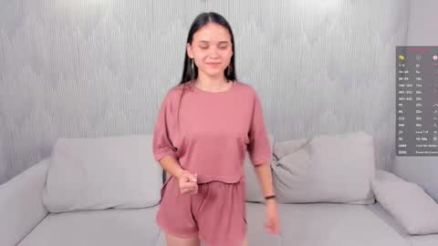 Snapshot of tyrasyversen chatting on September 2025 03:34:02 PM Emily online show from September 2025 03:34:02 PM