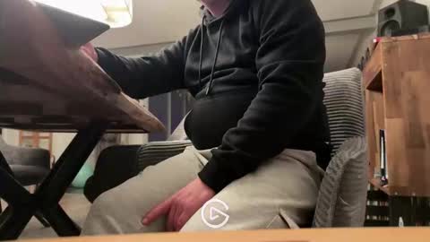 ueberdruck01 online show from December 2025 10:39:01 PM