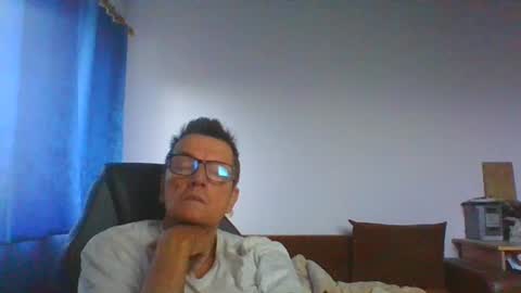 Snapshot of ulmeni4 chatting on June 2026 03:31:01 AM ulmeni4 online show from June 2026 03:31:01 AM