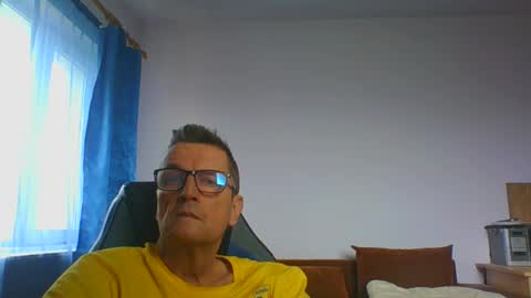 Snapshot of ulmeni4 chatting on July 2026 01:24:01 PM ulmeni4 online show from July 2026 01:24:01 PM