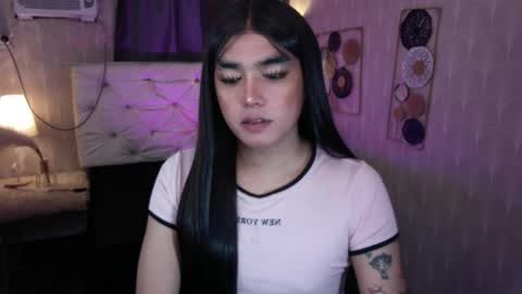 Snapshot of ultimatesexytrans chatting on October 2025 06:09:01 PM Alex online show from October 2025 06:09:01 PM