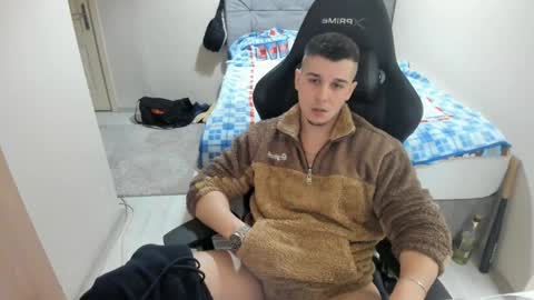 Snapshot of ulxer chatting on December 2024 08:10:02 PM hi im mike tyson - online show from December 2024 08:10:02 PM