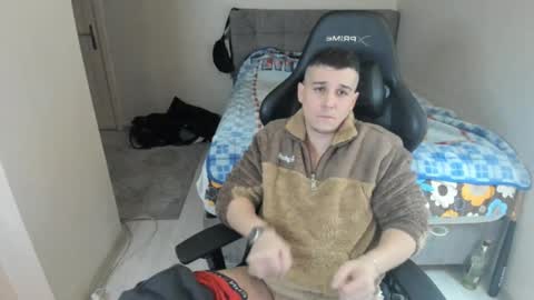 Snapshot of ulxer chatting on December 2024 08:18:01 PM hi im mike tyson - online show from December 2024 08:18:01 PM