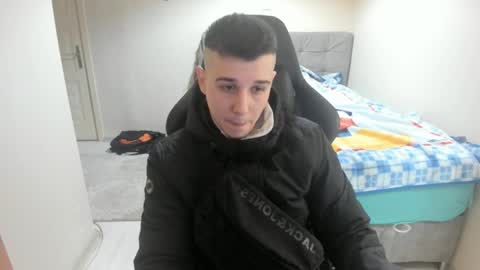 Snapshot of ulxer chatting on January 2025 08:46:02 PM hi im mike tyson - online show from January 2025 08:46:02 PM