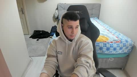 Snapshot of ulxer chatting on January 2025 09:25:02 PM hi im mike tyson - online show from January 2025 09:25:02 PM