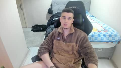 Snapshot of ulxer chatting on January 2025 10:45:01 PM hi im mike tyson - online show from January 2025 10:45:01 PM