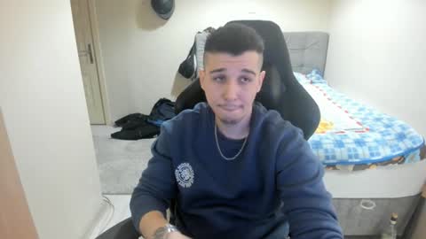 Snapshot of ulxer chatting on January 2025 07:24:01 PM hi im mike tyson - online show from January 2025 07:24:01 PM