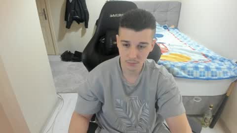 Snapshot of ulxer chatting on January 2025 06:07:01 PM hi im mike tyson - online show from January 2025 06:07:01 PM
