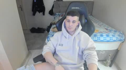 Snapshot of ulxer chatting on January 2025 09:08:02 PM hi im mike tyson - online show from January 2025 09:08:02 PM