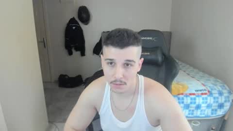 Snapshot of ulxer chatting on February 2025 12:37:01 AM hi im mike tyson - online show from February 2025 12:37:01 AM