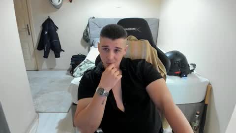 Snapshot of ulxer chatting on September 2025 06:52:02 PM hi im mike tyson - online show from September 2025 06:52:02 PM