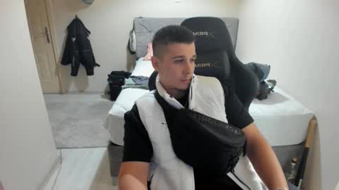 Snapshot of ulxer chatting on September 2025 06:31:01 PM hi im mike tyson - online show from September 2025 06:31:01 PM