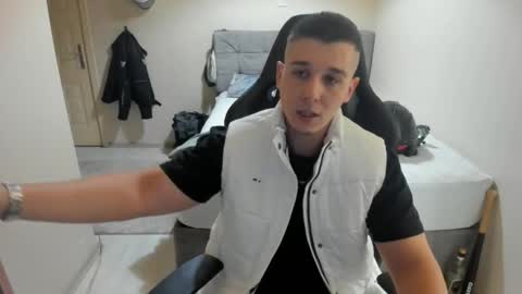 Snapshot of ulxer chatting on September 2025 08:00:02 PM hi im mike tyson - online show from September 2025 08:00:02 PM