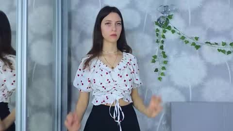 Liliane online show from March 2026 05:14:02 AM