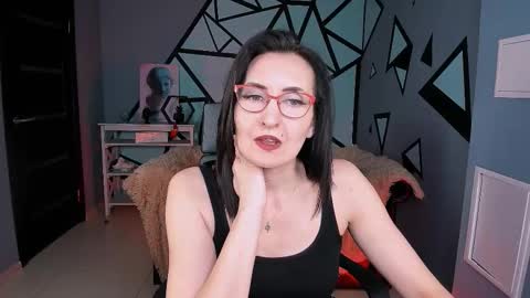 UnaTera online show from January 2026 09:03:01 AM