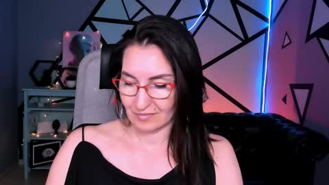 UnaTera online show from June 2026 06:52:02 AM
