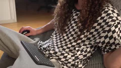 Mister Uncut online show from November 2025 11:48:01 PM