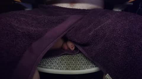 Under the desk online show from February 2026 09:33:01 PM