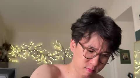 Snapshot of unhingedwang chatting on October 2025 12:02:01 AM wang online show from October 2025 12:02:01 AM