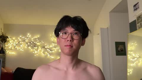 Snapshot of unhingedwang chatting on October 2025 01:06:01 AM wang online show from October 2025 01:06:01 AM