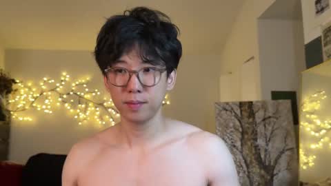 Snapshot of unhingedwang chatting on October 2025 12:16:01 AM wang online show from October 2025 12:16:01 AM