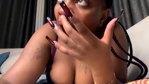 Unholybaddie online show from March 2025 01:01:02 AM