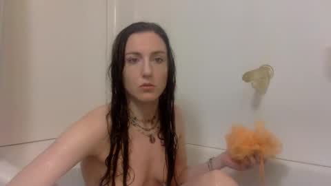 Lola Moonstone online show from April 2026 01:21:01 PM