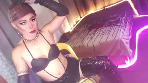 MISS ANNA online show from December 2025 02:53:01 AM