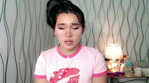 QUEENSY online show from November 2025 01:25:02 PM