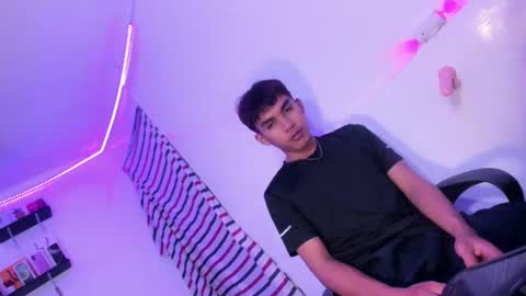 Snapshot of ur_shan21 chatting on May 2026 04:18:02 AM ur_shan21 online show from May 2026 04:18:02 AM